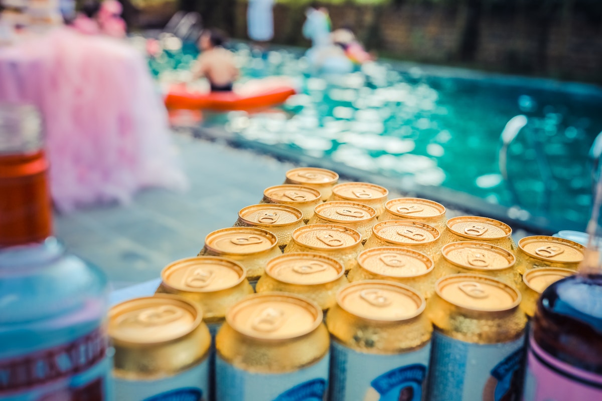 4 Stunning Pool Party Ideas