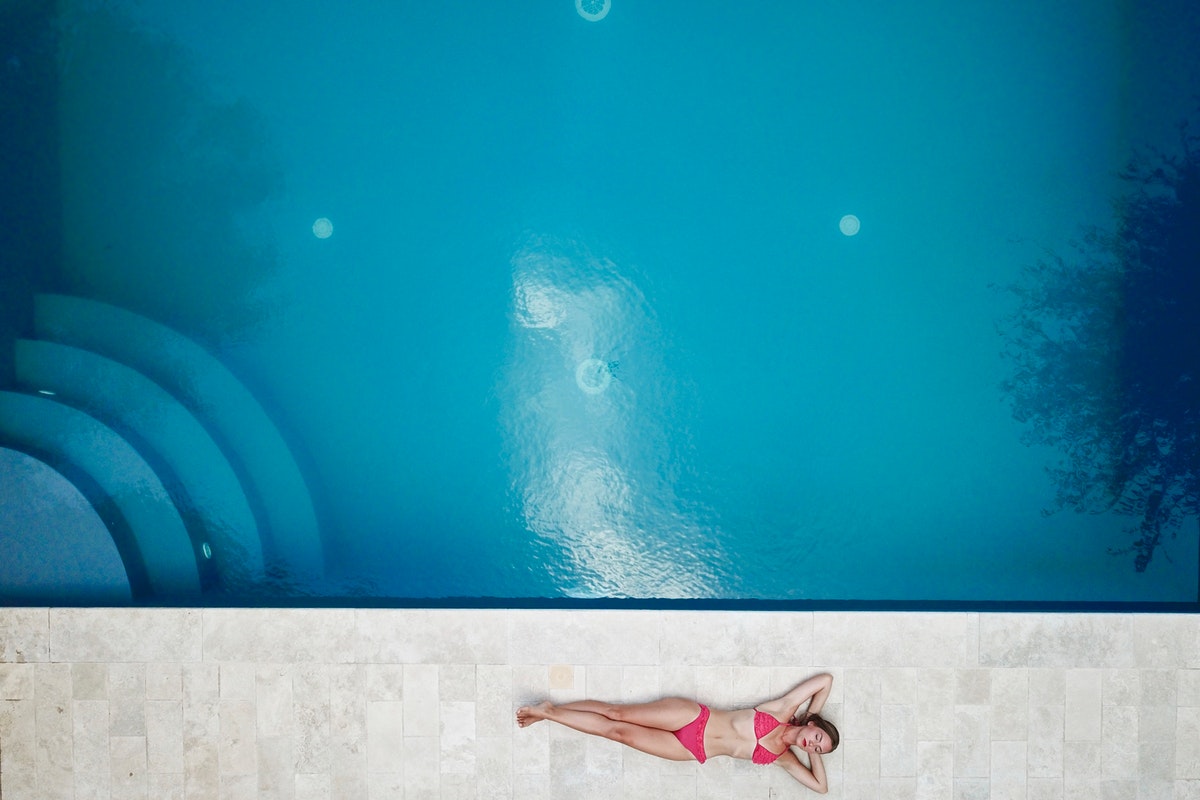 How much does it cost to maintain your swimming pool?