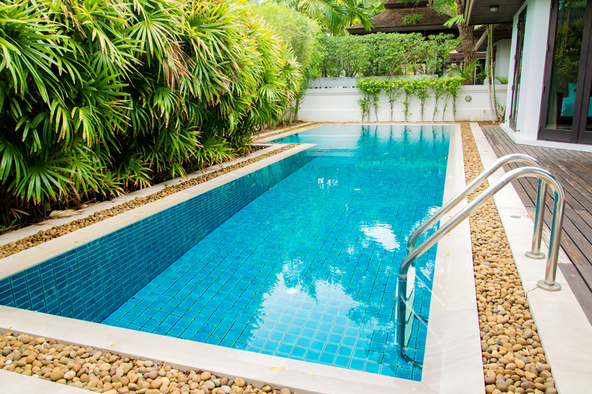Five Reasons Fall is a Perfect Time to Build a Pool