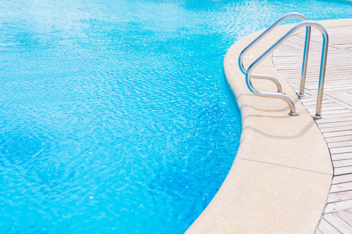 Tips to Prevent the Growth of Algae in Your Orlando Pool