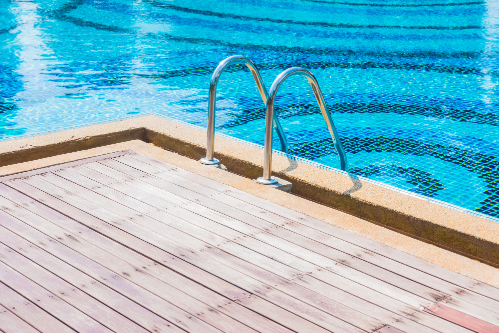 Choosing the Best Pool Deck Material for Your Pool